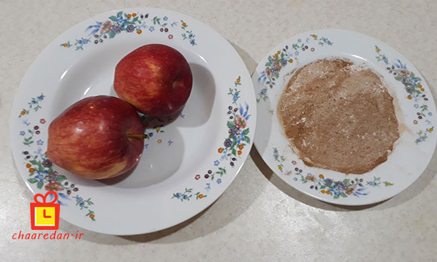 پودر دارچین و قند به همراه سیب برای کیک پای 